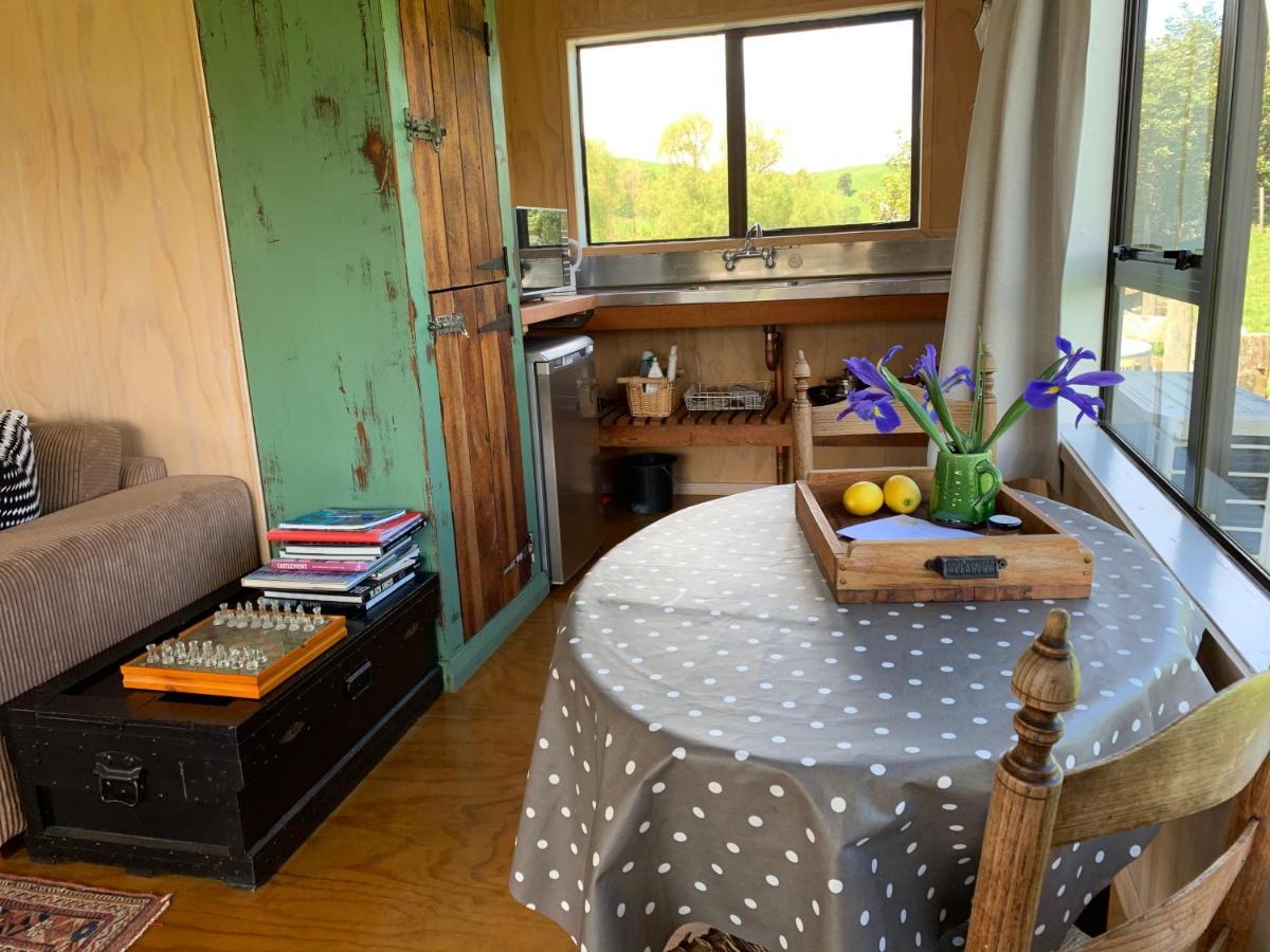 Fallow Hut Мастъртън Екстериор снимка